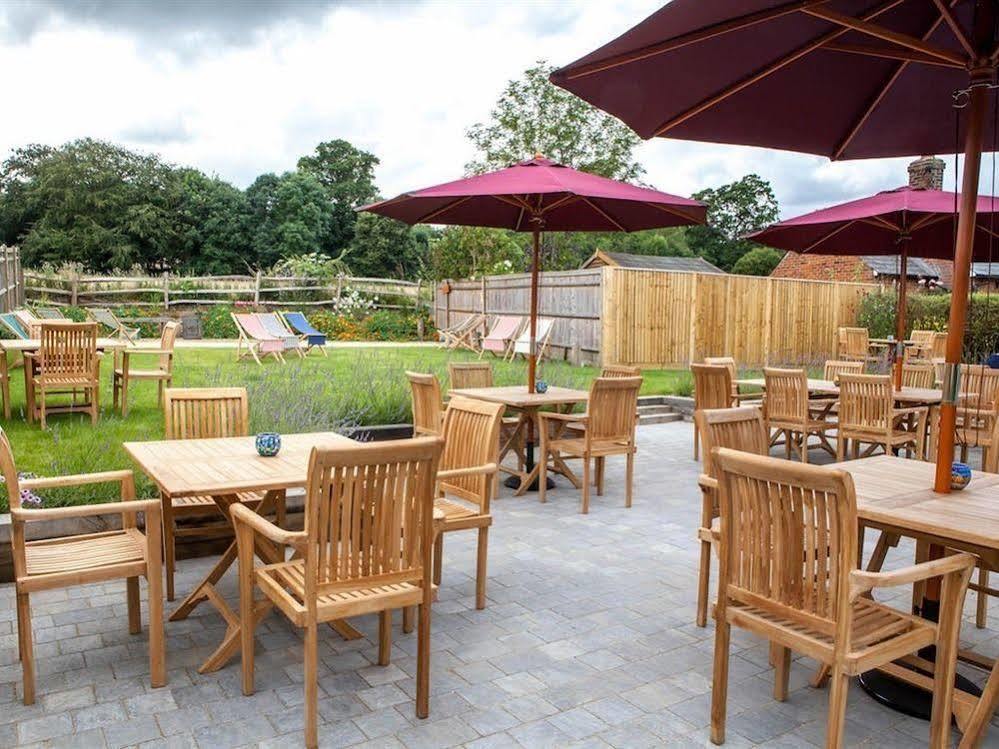 Peasmarsh The Horse & Cart酒店 外观 照片